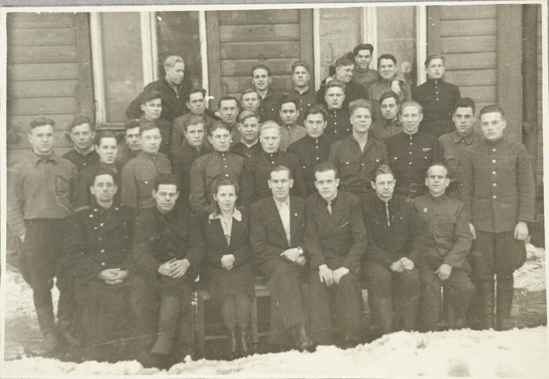 Tartu Raudtee Tehnikakool: vedurijuhiabide (Leningradi raudtee) õppegrupp, 1948.