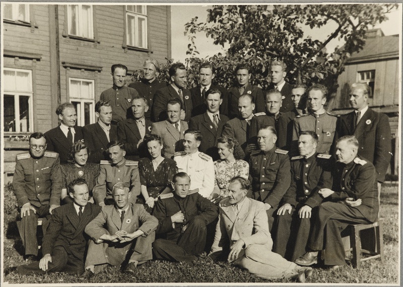 Tartu Raudtee Tehnikakool: jaamaülemate ja rongidispetšerite õppegrupi lõpetajad, 1949.