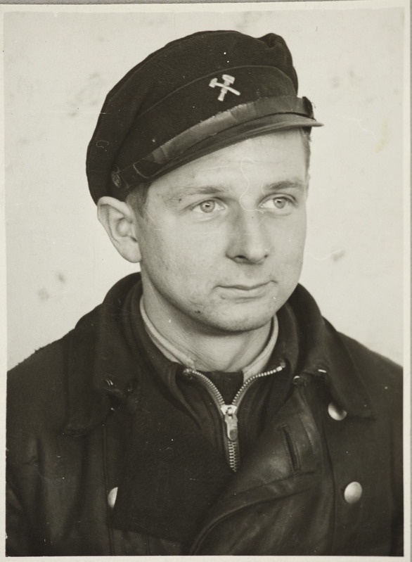 Tartu Raudtee Tehnikakool: õpetaja (alates 1946) E. Lobanov, portreefoto, 1940. aastad.