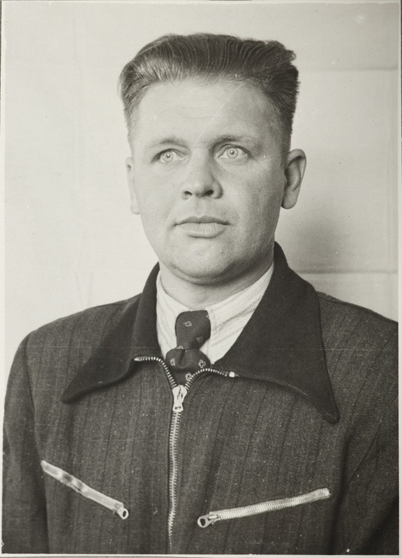 Tartu Raudtee Tehnikakool: jaamakorraldajate õppegrupi eeskujulik õpilane Veskimägi, portreefoto, 1949.
