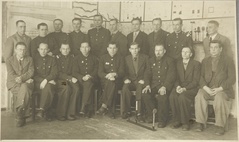 Tartu Raudtee Tehnikakool: teemeistrite õppegrupi lõpetajad, veebruar 1946.