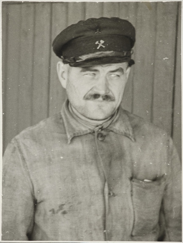 Tartu Raudtee Tehnikakool: kooli 1945. aastal lõpetanud vagunidepoo meister Alfred Nilbe, portreefoto, 1940. aastad.