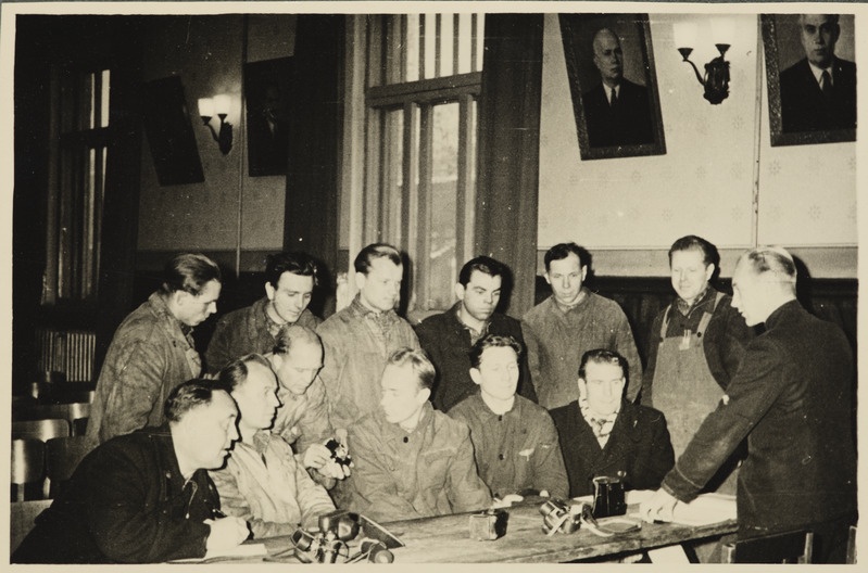 Tallinna vagunijaoskond: fotohuvilised punanurgas, 1950.- 1960. aastad.