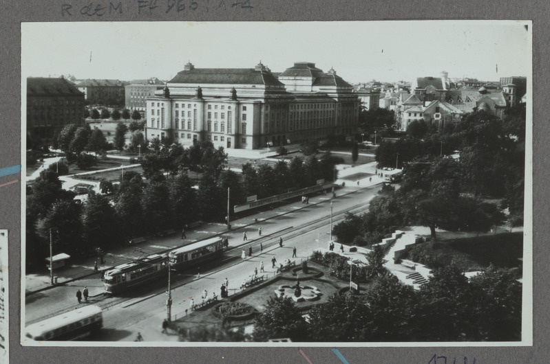 Eesti raudtee: vaade Tallinnale "Estonia" teatri suunas, 1950. aastad