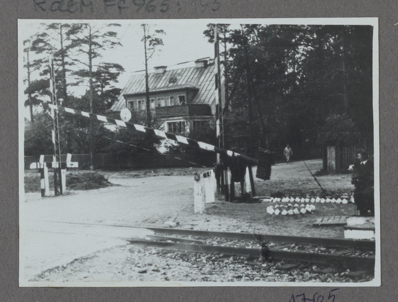 Eesti raudtee: mehhaniline tõkkepuu ülesõidukohal, 1950. aastad