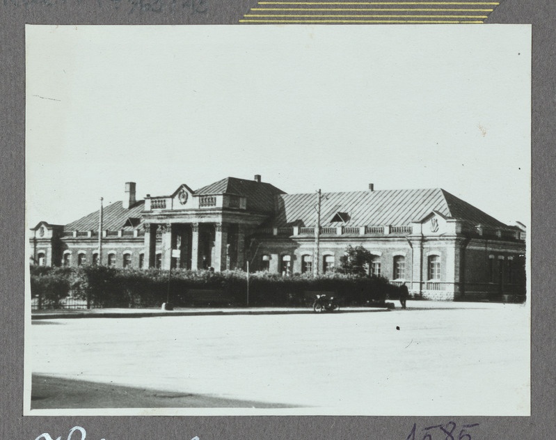 Eesti raudtee: vaade Narva jaamahoonele, 1950. aastad