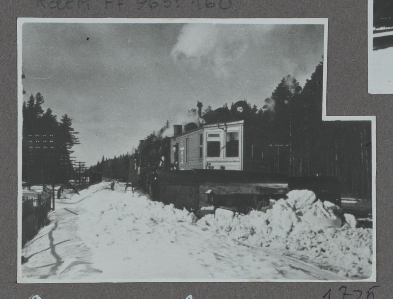 Eesti raudtee: ЦУМЗ süsteemi lumesahk peateed lumest puhastamas, 1950. aastad