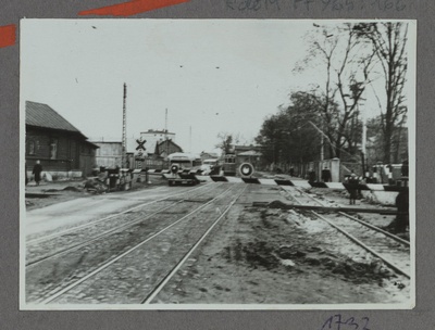 Eesti raudtee: valvega ülesõit Pärnu maanteel Tallinnas, 1950. aastad  duplicate photo