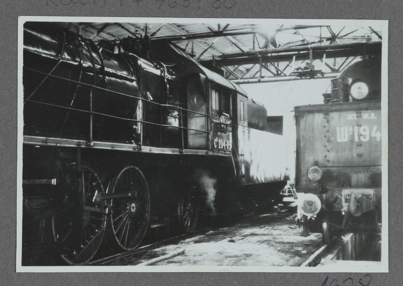 Eesti raudtee: auruvedurid Su 204-05 ja Ša 194 Tallinna veduridepoo pesuremondi tsehhis, ca 1960