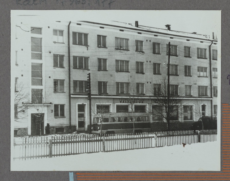 Eesti raudtee: kaupluseruumidega raudteelaste kortermaja, 1950. aastad