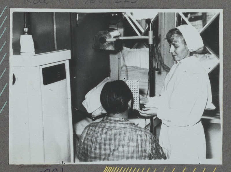 Eesti raudtee: patsient raudteepolikliinikus raviprotseduuril, 1950. aastad