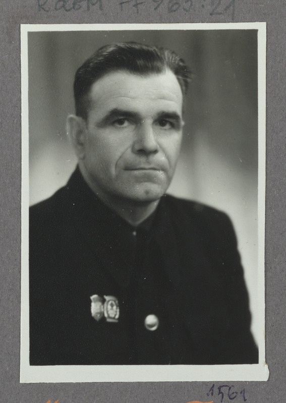 Eesti raudtee: Tartu side- ja signalisatsioonijaoskonna elektromehaanik G. Makejenko, portreefoto, ca 1960