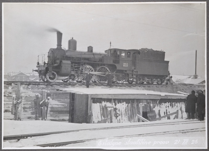 Raudteeviaduktide ehitus Tallinnas: viadukti esialgne staatiline proovimine auruveduriga Aws 22, 21.detsember 1925.