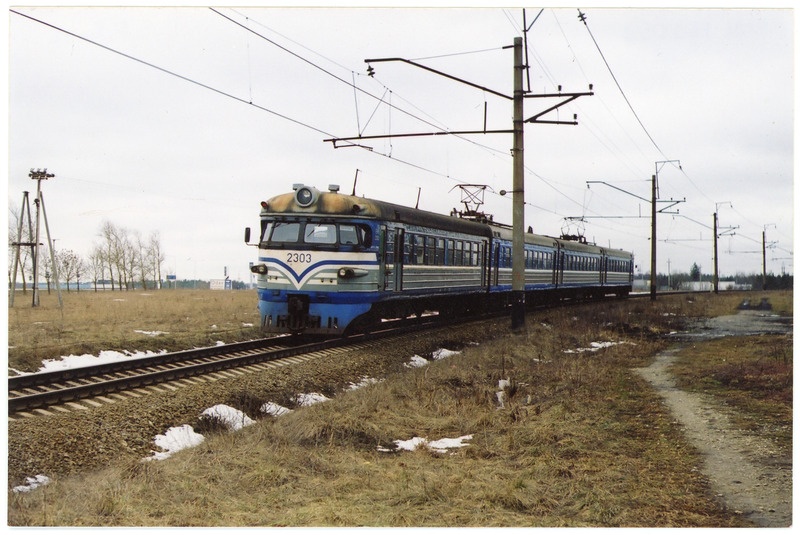 Neljavaguniline elektrirong ER1 Laagri-Saue lõigul, 17.märts 2000, Foto Aare Adamson