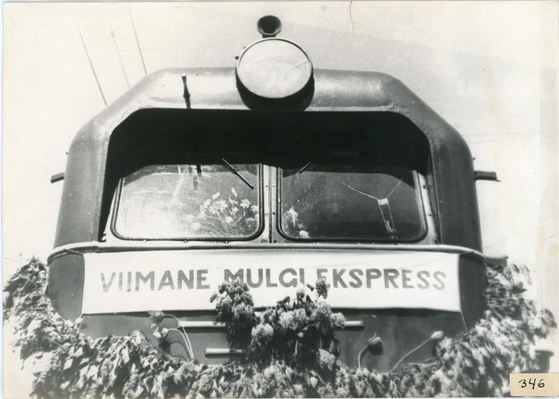 Viljandi-Mõisaküla kitsarööpmelise raudtee sulgemine: viimase rongi ehitud nina loosungiga "Viimane mulgi ekspress", 3. juuni 1973