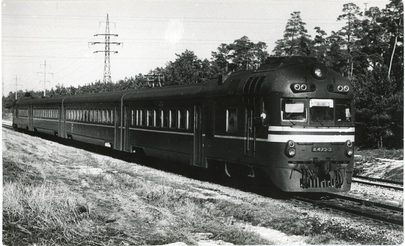 Tallinn-Viljandi diiselrong D1-473 Tallinn-Väike ja Liiva jaamade vahel, 1970. aastad, foto: Ilmar Adamson