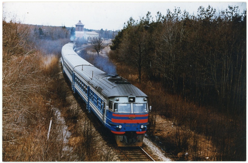 Diiselrong DR1A-244 Haapsalust väljumas, aprill 1986, foto: Ilmar Adamson