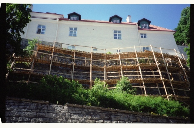 Toompea kindlusmüüri renoveerimine Pika jala tänava kohal Tallinnas