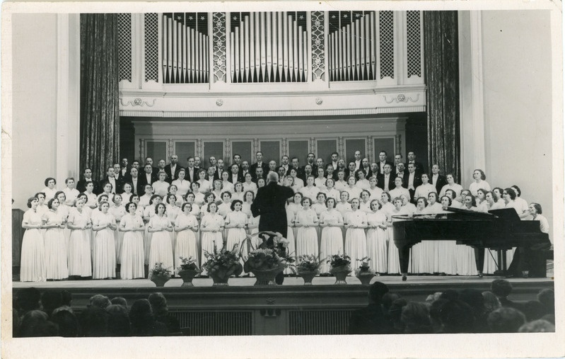Tallinna Raudteelaste Klubi segakoor Raudam esinemas, 1950. aastate II pool