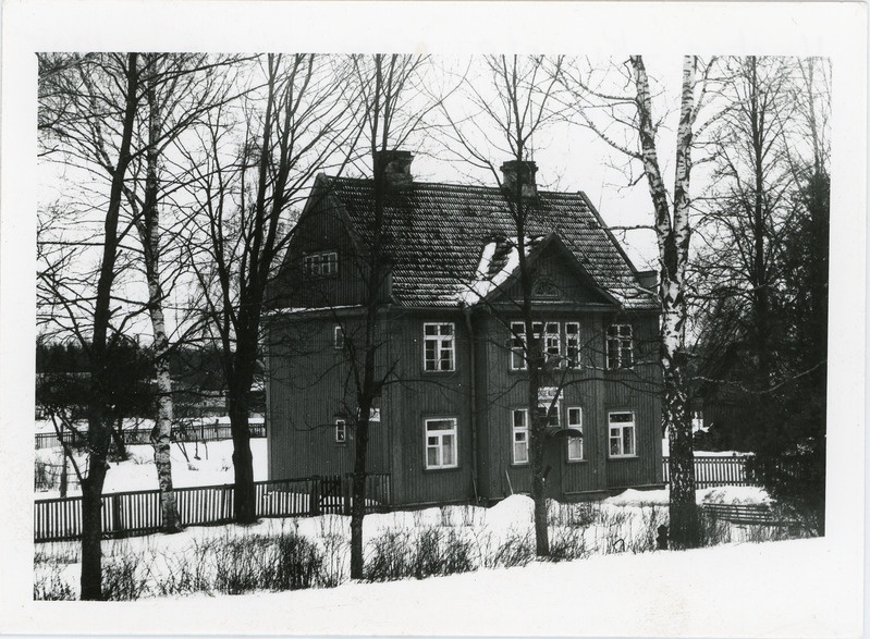 Vastse-Kuuste jaamahoone veebruaris 1995, foto: Ilmar Adamson.