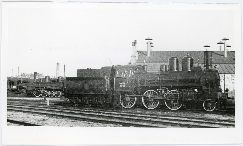 Moderiniseeritud reisirongi vedur Nkk 43 Tallinnas Kopli depoo hoovis, september 1937, foto: Georgi Dementjev