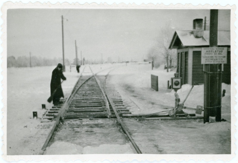 Talvine vaade pöörmepostile nr 1 Haapsalu raudteejaamas, 1950. aastad