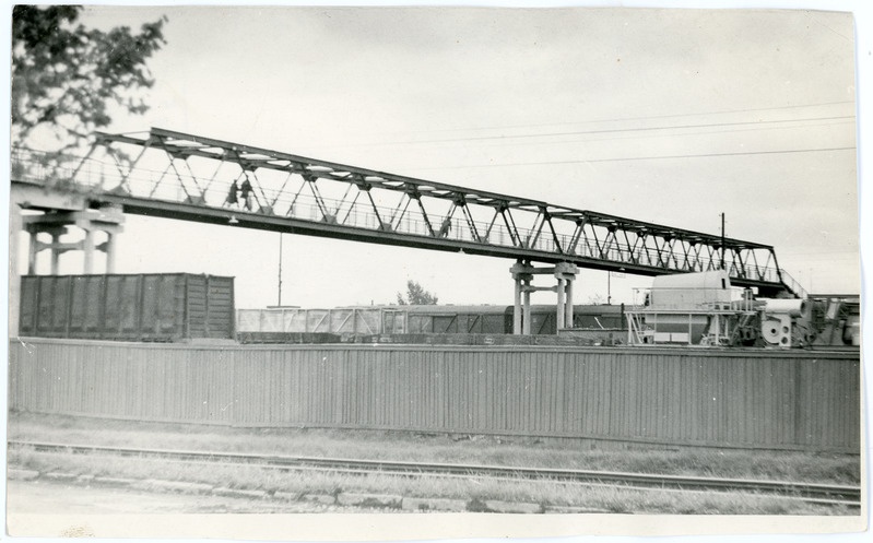 Jalakäijate ülekäigusild Tallinn-Kopli kaubajaamas, vaade trammitee poolt, 1971