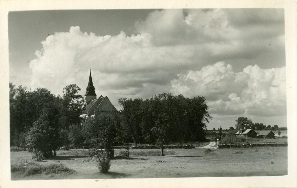 Kaarma kirik