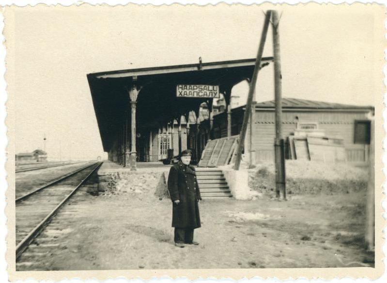 Raudteelane Haapsalu jaamas perrooni Tallinna poolse otsa ees, 1950. aastad