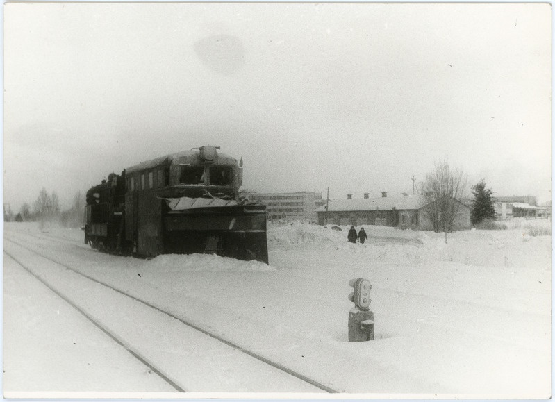 Lumesahk Võhma jaamas töötamas, 1970. aastad