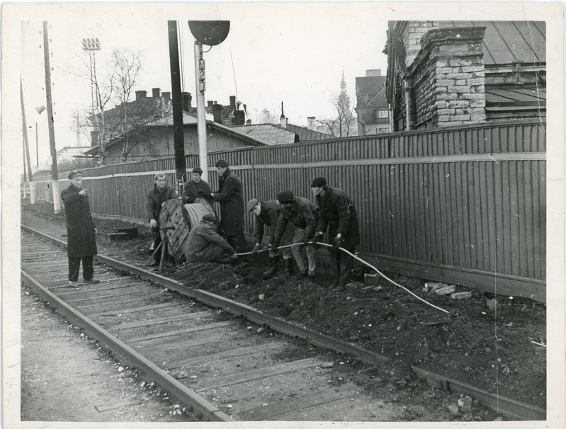 Kaabli paigaldus Tallinna jaamas, 1960. aastad