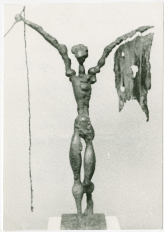 Teos "Niidi ja nõelaga" näitusel