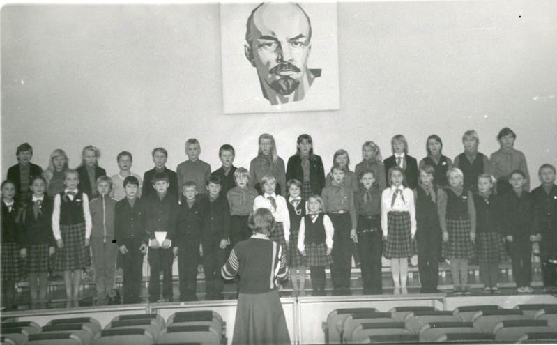 Iisaku KK segakoor 1986. a õp. Eha Leigeri juhatusel
