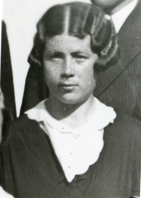 Metsküla ÜENÜ liikmeid ja seltskonnategelasi ca 1932. a Velda Reisberg