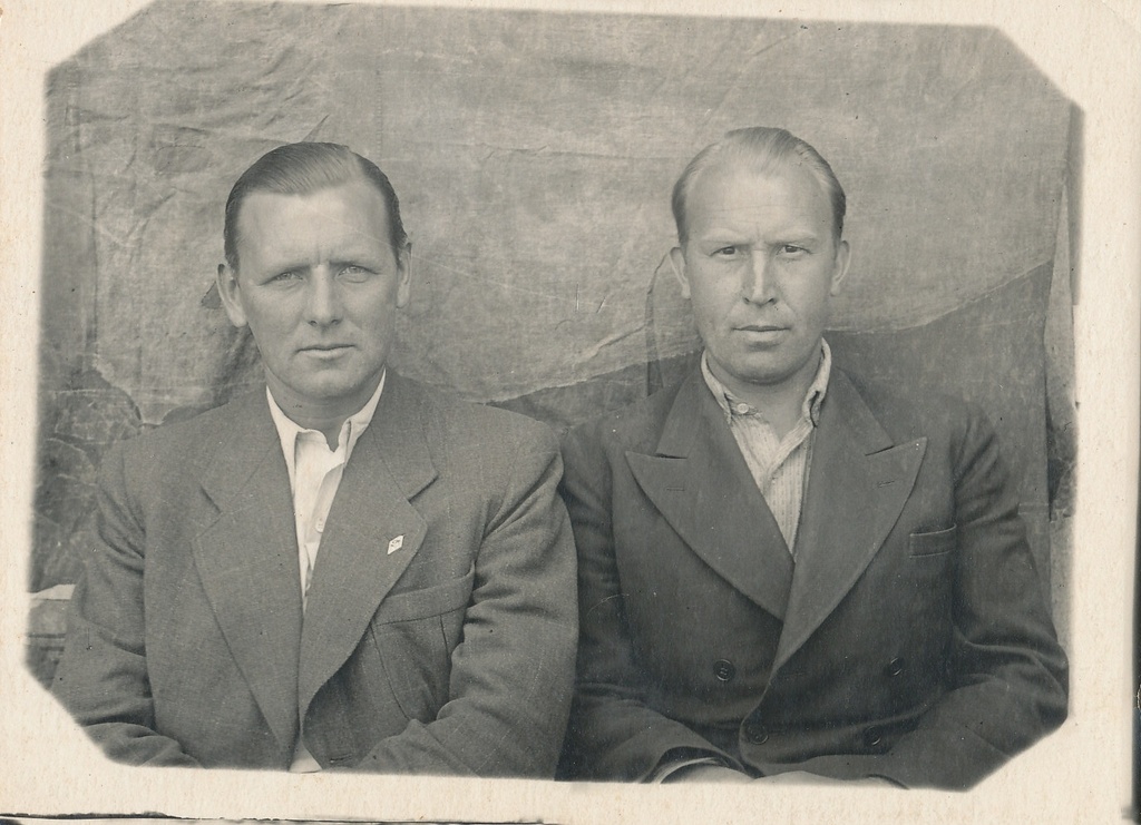 E. Saar ja F. Parre Kotlases