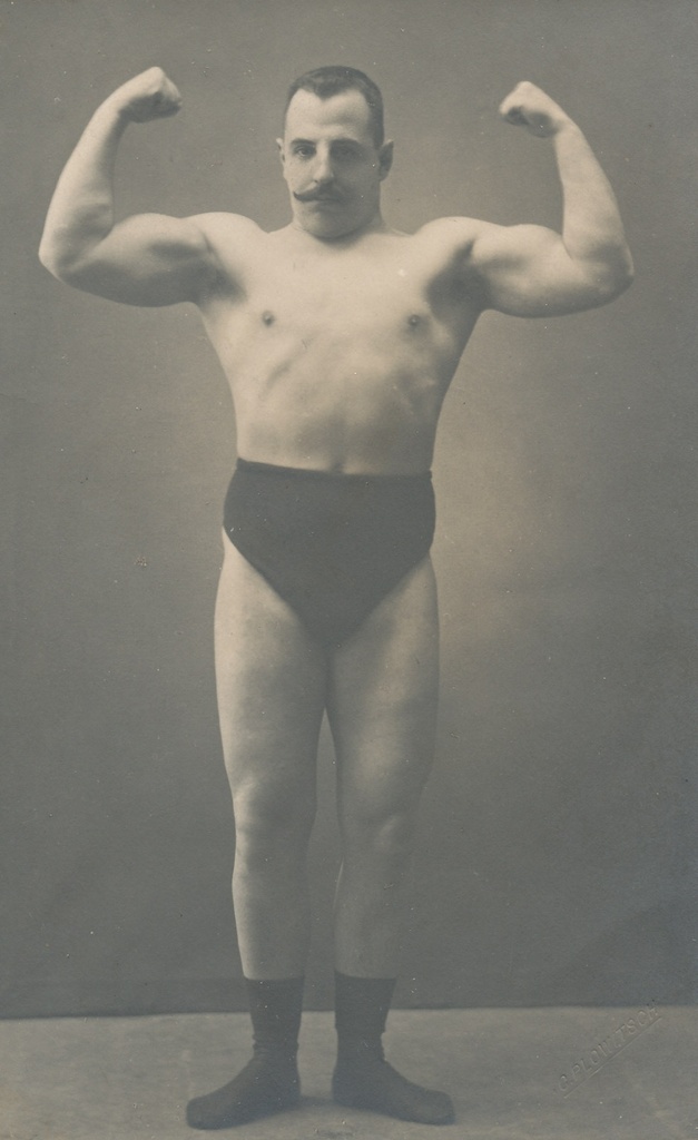 Raskejõustiklane A. Dipetman