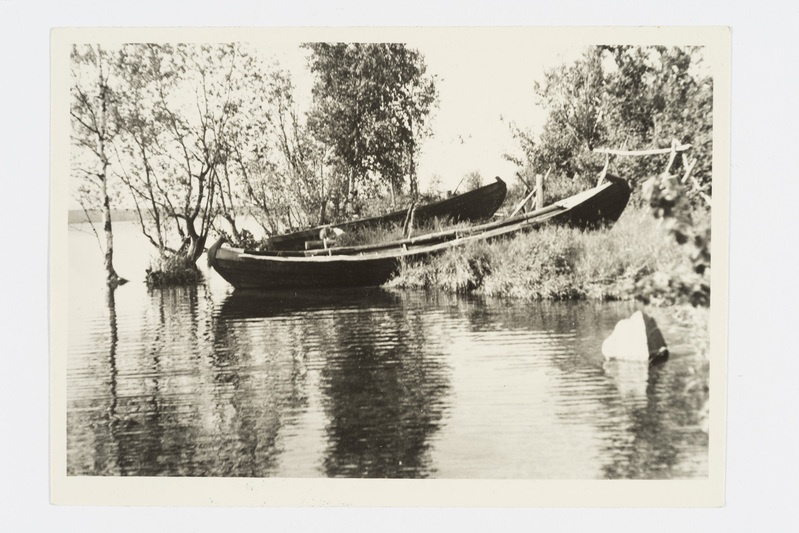 Paadid Äänisjärve rannal. Šoutjärvi k