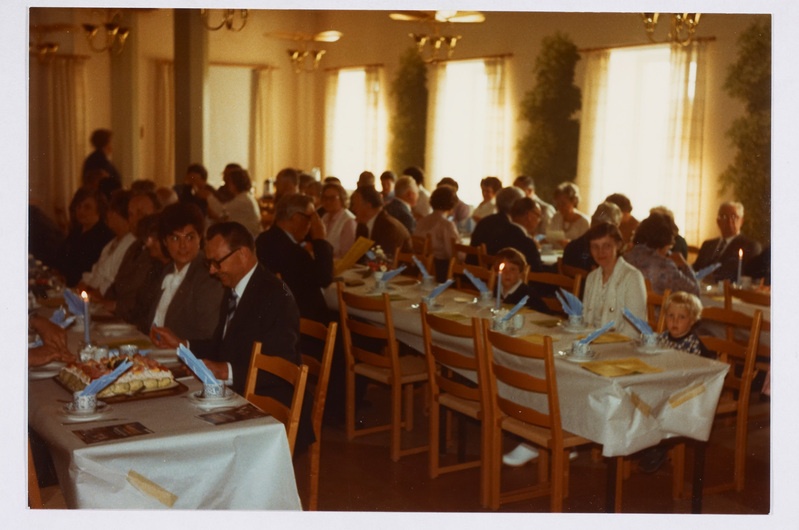 Kumla sinod, osavõtjad kohvilauas