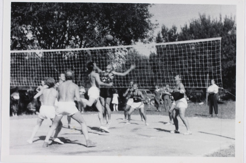 Võrkpallivõistlused Örebro ja Kumla Eesti skaudimeeskondade vahel