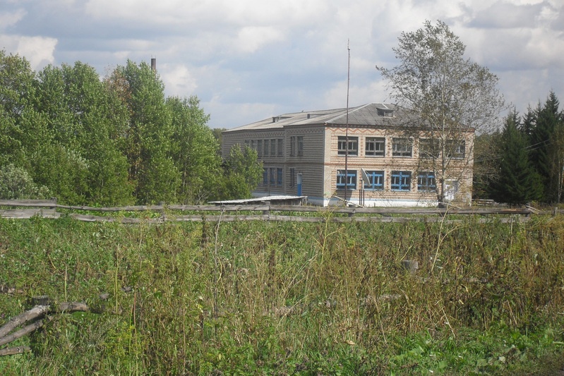 Vambola koolimaja. Tomski oblasti Zõrjanski rajooni eesti asundus Vambola