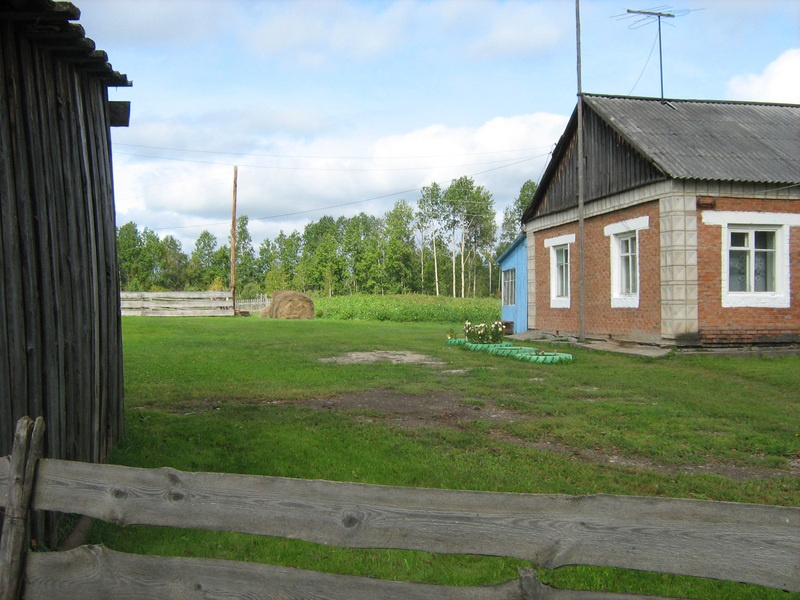 Elumaja hooviga Vambola külas. Tomski oblasti Zõrjanski rajooni eesti asundus Vambola