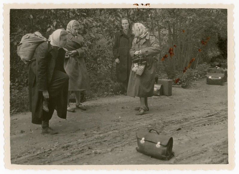 Keeleuurijad teel Valdaist Jakonovosse, juuli 1955