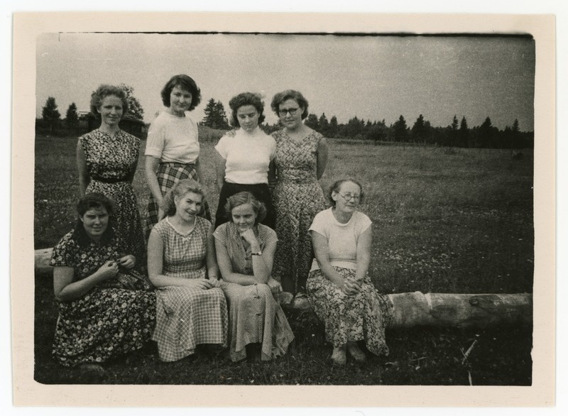 Hilja Lindeberg, S. Mundi, V. Värv, E. Põllupüü, J. Bergman, E. Eevardi, L. Veskis, Paula Palmeos