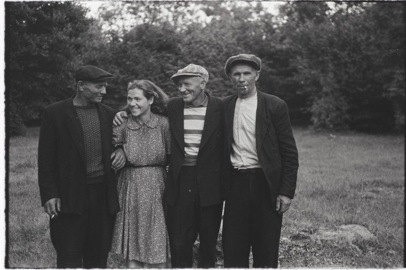 Filmi "Kihnu pulmakombed" filmimise ajal tehtud fotod. 1953.-1956. a.