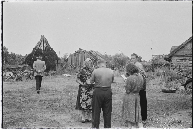 Filmi "Kihnu pulmakombed" filmimise ajal tehtud fotod. 1953.-1956. a.