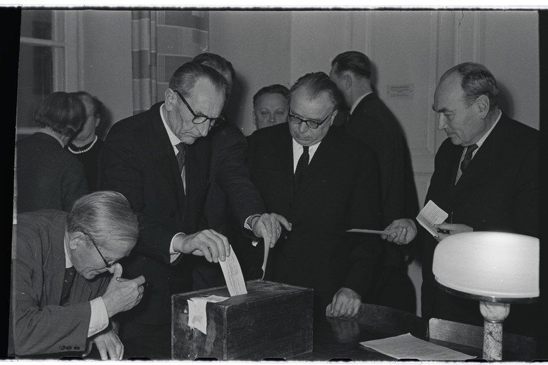 Farmaatsia kandidaadi kraadi kaitsmine Tartu ülikoolis Odessa ülikoolist 1966. a.