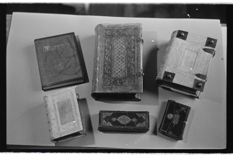 Tartu ülikooli teadusliku raamatukogu fondid, vanad raamatud, ajalehed