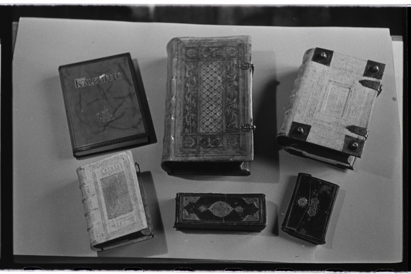 Tartu ülikooli teadusliku raamatukogu fondid, vanad raamatud, ajalehed