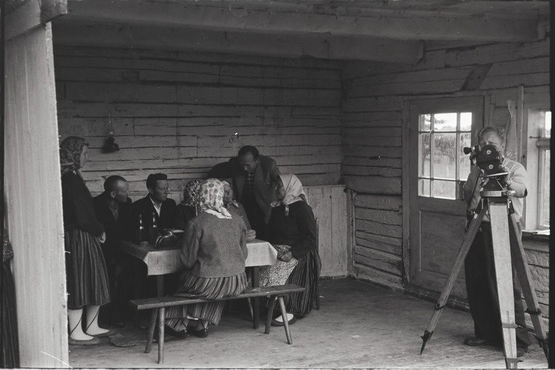 Filmi "Kihnu pulmakombed" filmimise ajal tehtud fotod. 1953.-1956. a.