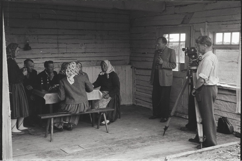 Filmi "Kihnu pulmakombed" filmimise ajal tehtud fotod. 1953.-1956. a.